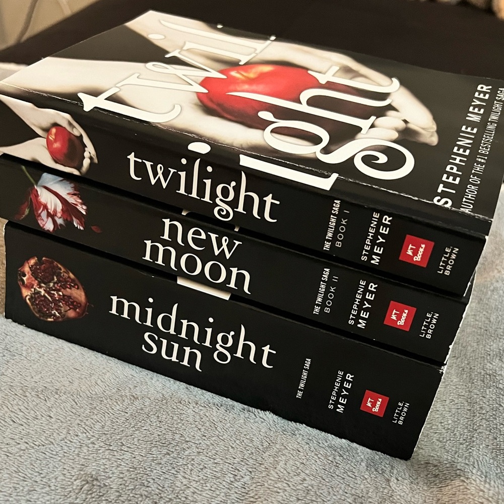 Some books from the Twlight Saga Series (Twlight, New Moon & Midnight Sun)